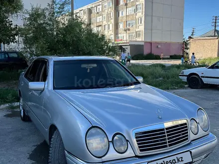 Mercedes-Benz E 320 1997 года за 2 900 000 тг. в Кызылорда – фото 2