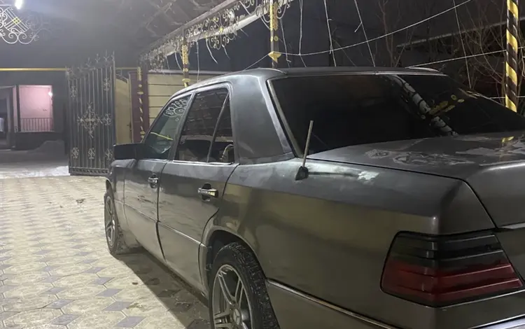 Mercedes-Benz E 200 1990 года за 1 100 000 тг. в Алматы