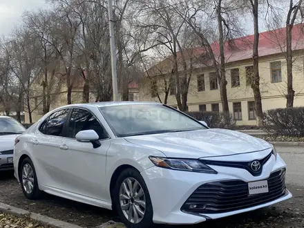 Toyota Camry 2018 года за 8 500 000 тг. в Уральск – фото 6