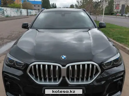 BMW X6 2022 года за 42 000 000 тг. в Астана