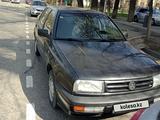 Volkswagen Vento 1996 года за 1 300 000 тг. в Алматы – фото 4