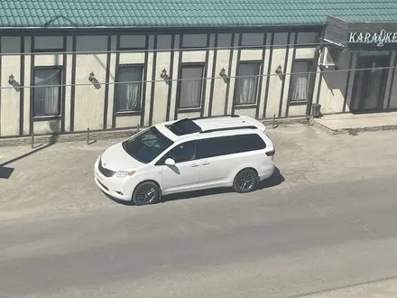 Toyota Sienna 2017 года за 13 000 000 тг. в Атырау – фото 12