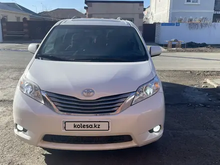 Toyota Sienna 2017 года за 13 000 000 тг. в Атырау