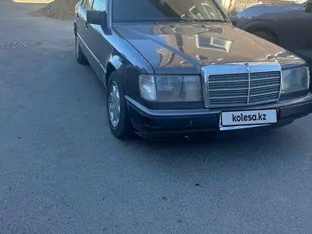 Mercedes-Benz E 230 1991 года за 1 300 000 тг. в Караганда – фото 4