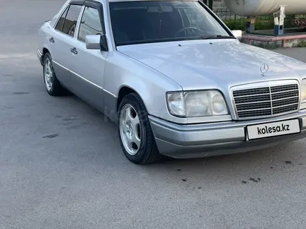 Mercedes-Benz E 220 1993 года за 2 900 000 тг. в Алматы – фото 6