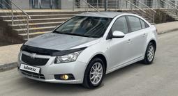 Chevrolet Cruze 2012 года за 2 850 000 тг. в Атырау – фото 2