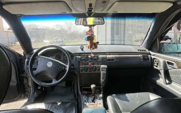 Mercedes-Benz E 280 1995 года за 1 800 000 тг. в Алматы