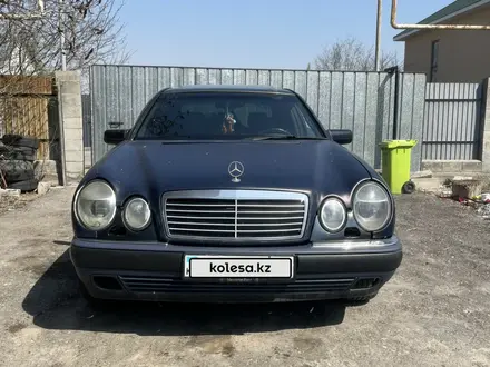 Mercedes-Benz E 280 1995 года за 1 800 000 тг. в Алматы – фото 2