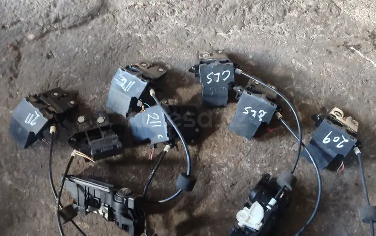 Мерседес 211, 203, 219 замок багажника за 35 000 тг. в Шымкент