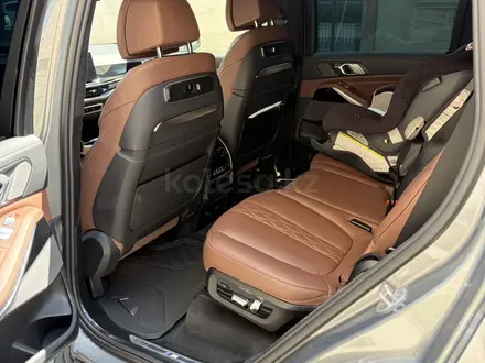 BMW X7 2023 года за 61 500 000 тг. в Астана – фото 12