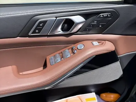 BMW X7 2023 года за 61 500 000 тг. в Астана – фото 11