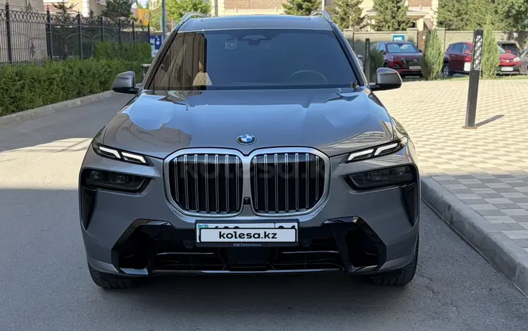 BMW X7 2023 года за 65 000 000 тг. в Астана