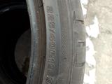 Летние Bridgestone 225/40/19 комплект за 85 000 тг. в Алматы – фото 3