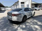 Toyota Camry 2021 года за 16 300 000 тг. в Алматы – фото 5