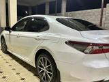 Toyota Camry 2023 годаfor17 500 000 тг. в Шымкент – фото 4