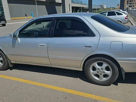 Toyota Camry 2001 года за 3 400 000 тг. в Астана – фото 4