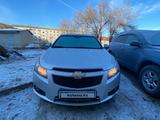 Chevrolet Cruze 2012 года за 3 800 000 тг. в Уральск – фото 2