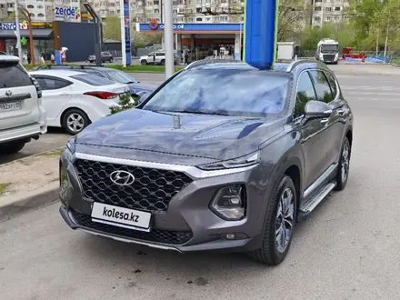 Hyundai Santa Fe 2020 года за 13 200 000 тг. в Алматы