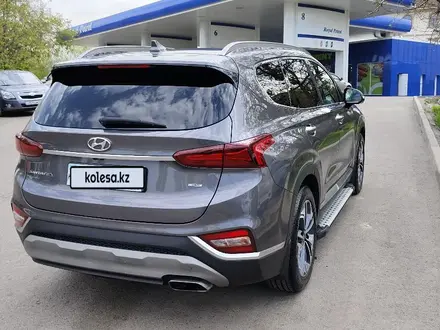Hyundai Santa Fe 2020 года за 13 200 000 тг. в Алматы – фото 5