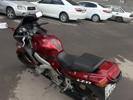 Kawasaki  ZZR 600 2000 года за 1 750 000 тг. в Астана – фото 4