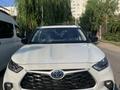 Toyota Highlander 2022 года за 29 900 000 тг. в Алматы – фото 2