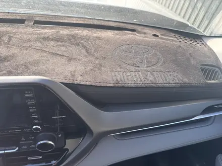 Toyota Highlander 2022 года за 29 900 000 тг. в Алматы – фото 22