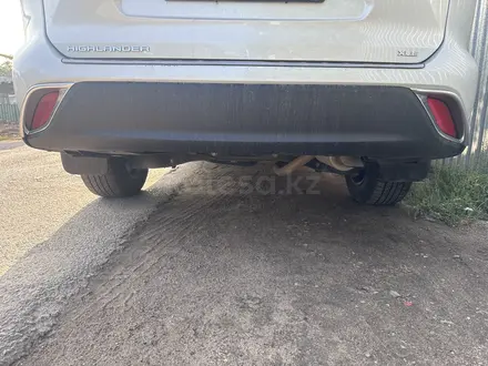 Toyota Highlander 2022 года за 29 900 000 тг. в Алматы – фото 26
