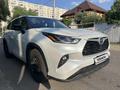 Toyota Highlander 2022 года за 29 900 000 тг. в Алматы – фото 4