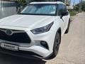 Toyota Highlander 2022 года за 29 900 000 тг. в Алматы
