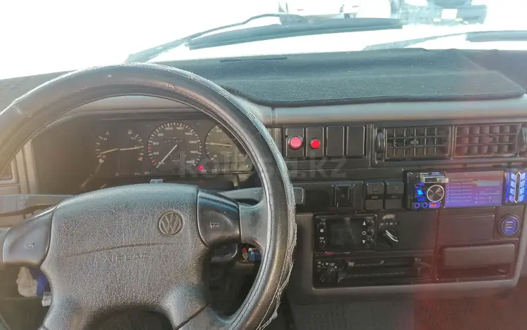 Volkswagen Transporter 1994 годаүшін2 500 000 тг. в Караганда