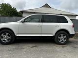 Volkswagen Touareg 2005 года за 5 200 000 тг. в Шымкент – фото 4