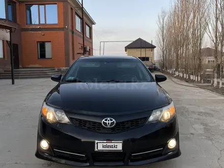 Toyota Camry 2013 года за 5 900 000 тг. в Актобе