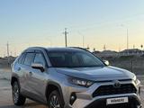 Toyota RAV4 2019 года за 13 500 000 тг. в Актау