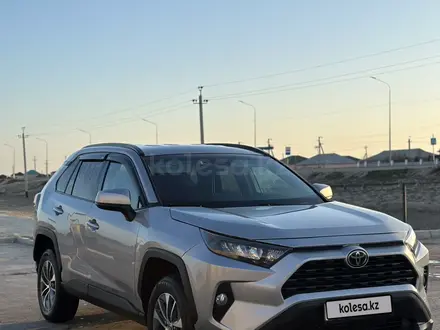 Toyota RAV4 2019 года за 11 700 000 тг. в Актау
