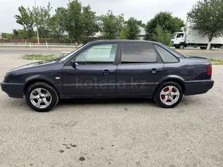 Volkswagen Passat 1996 года за 1 600 000 тг. в Тараз – фото 3