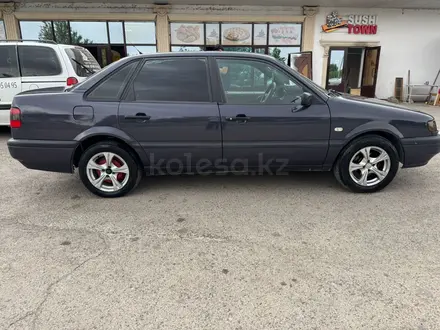 Volkswagen Passat 1996 года за 1 600 000 тг. в Тараз – фото 6