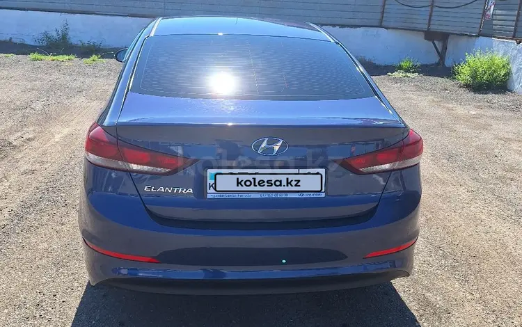 Hyundai Elantra 2018 годаfor8 100 000 тг. в Павлодар