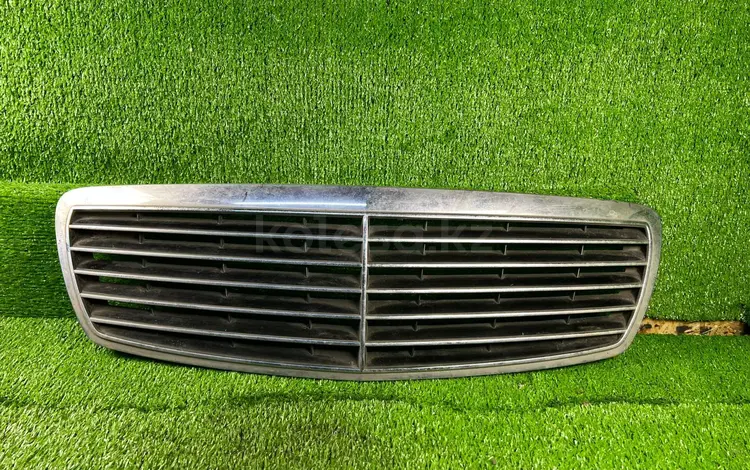 Решетка радиатора Мерседес Мерс 211 е320 w211 за 20 000 тг. в Алматы