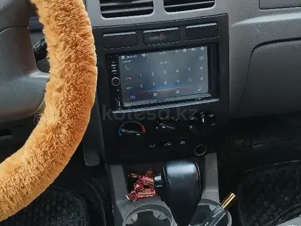 Kia Rio 2004 года за 1 000 000 тг. в Атырау – фото 3
