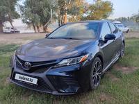 Toyota Camry 2018 года за 11 300 000 тг. в Уральск