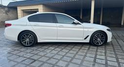 BMW 520 2020 года за 21 000 000 тг. в Алматы – фото 3