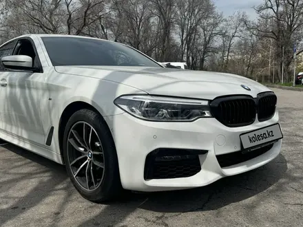 BMW 520 2020 года за 23 500 000 тг. в Алматы – фото 13