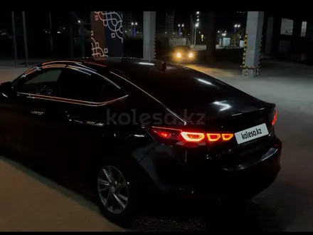Hyundai Elantra 2016 года за 6 500 000 тг. в Атырау – фото 2