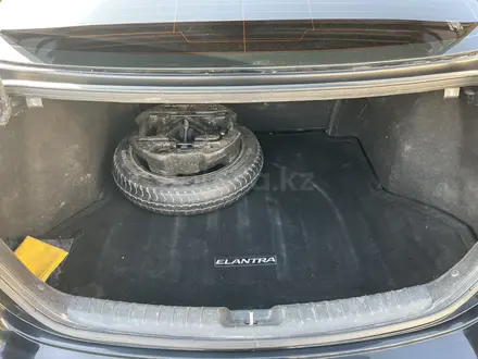 Hyundai Elantra 2016 года за 6 500 000 тг. в Атырау – фото 13