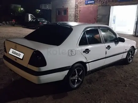 Mercedes-Benz C 200 1994 года за 1 768 066 тг. в Караганда