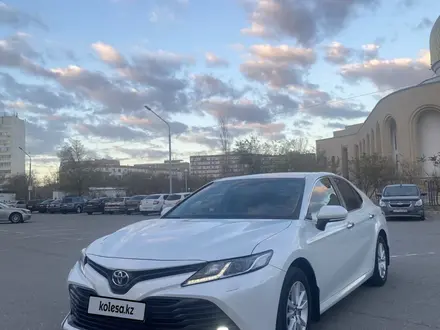 Toyota Camry 2019 года за 13 800 000 тг. в Актау – фото 4