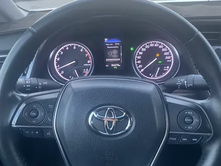 Toyota Camry 2019 года за 13 800 000 тг. в Актау – фото 6