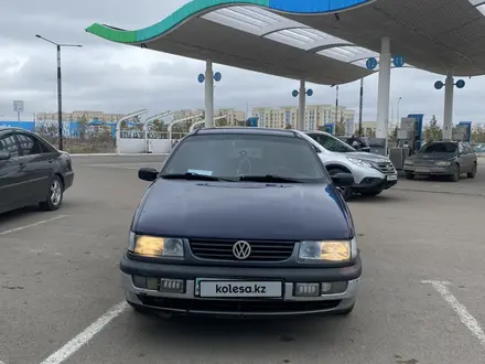 Volkswagen Passat 1995 года за 1 600 000 тг. в Астана – фото 5