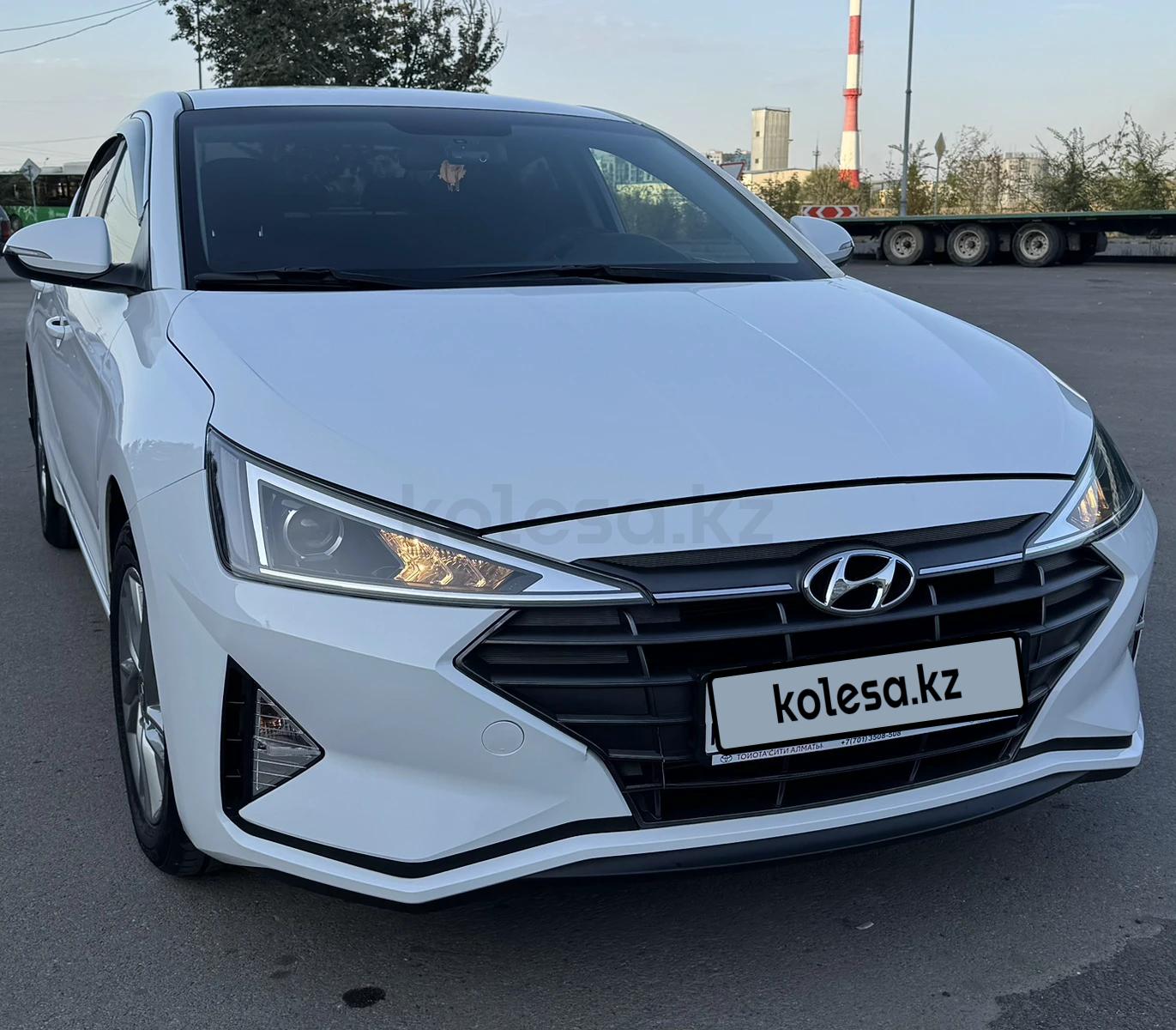 Hyundai Elantra 2019 г.