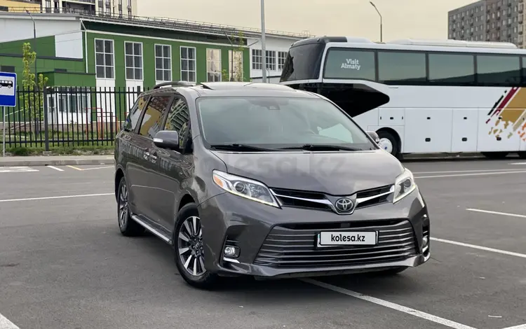 Toyota Sienna 2018 годаүшін15 700 000 тг. в Алматы